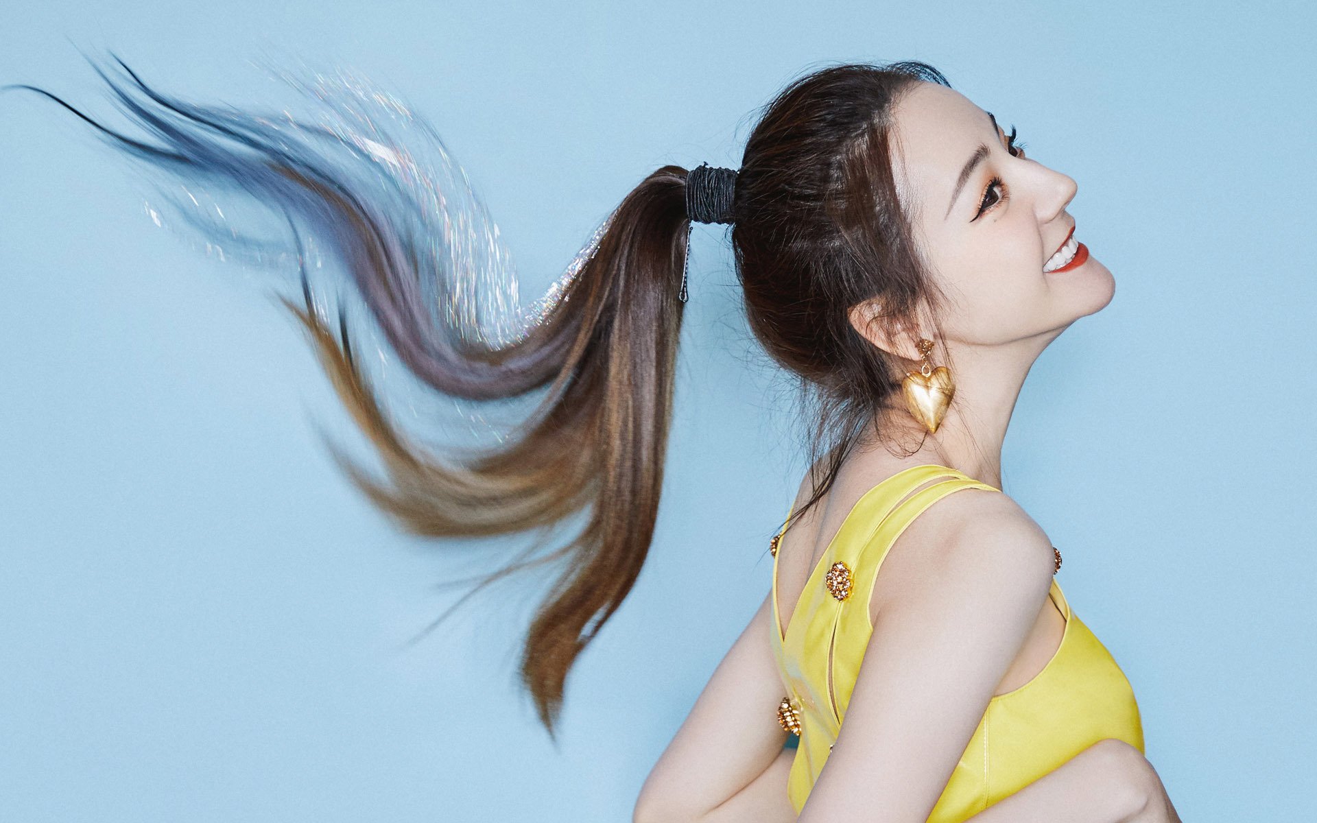 九游登录中心-夜间灯光足球超炫表演，点亮城市绿茵夜，足球场夜间照明灯